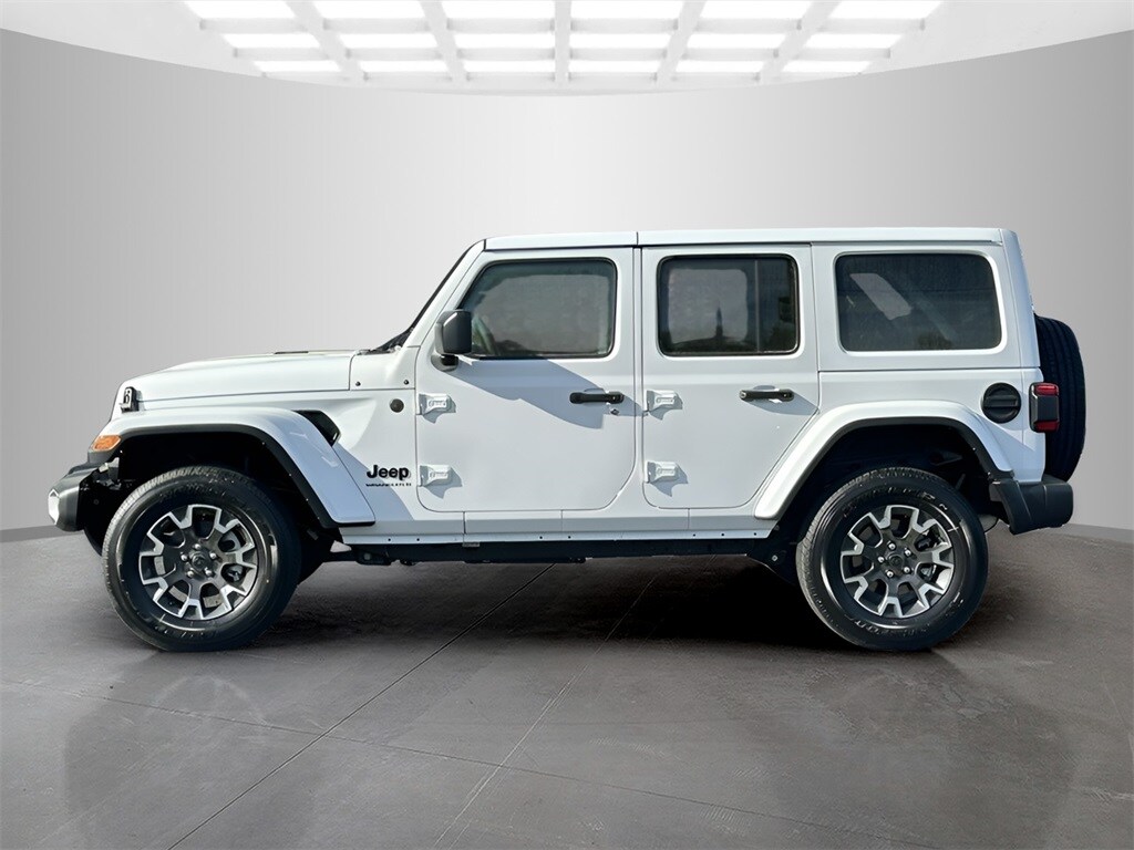 2025 Jeep Wrangler Sahara photo 2