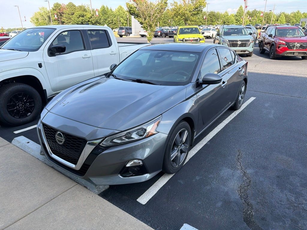 Used 2022 Nissan Altima 2.5 SL Sedan