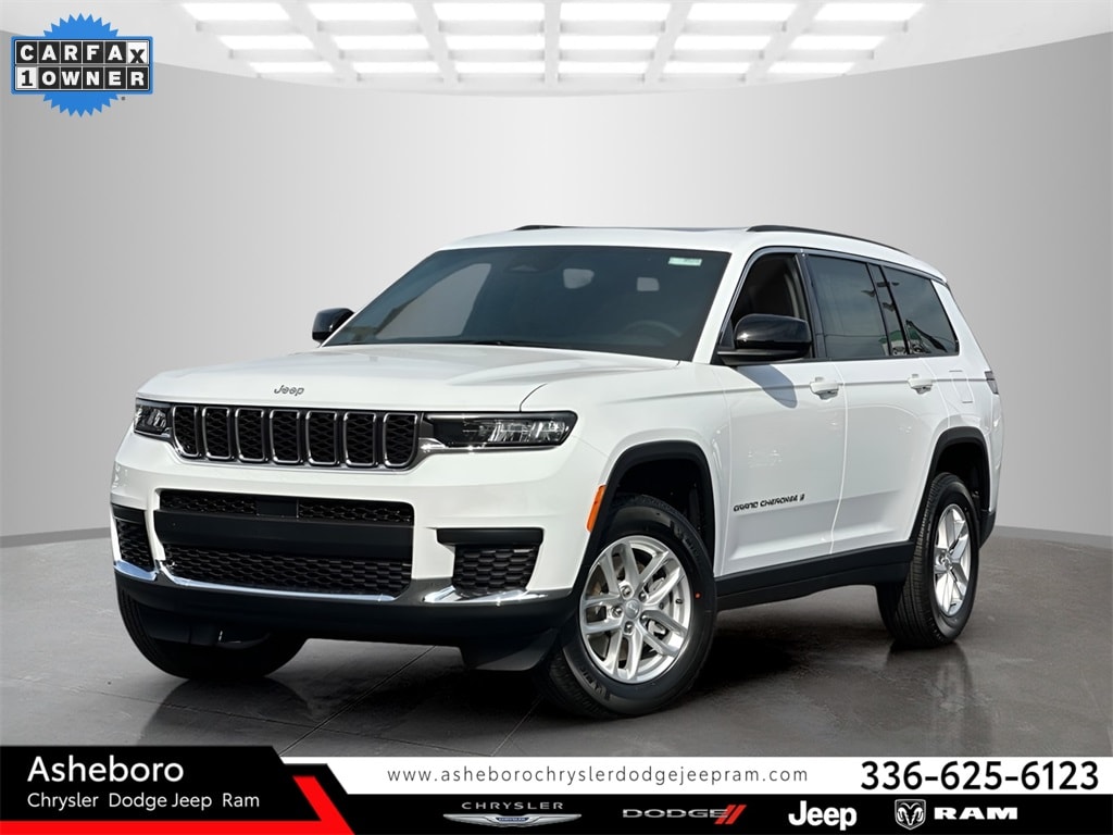 2025 Jeep Grand Cherokee L Laredo's photo