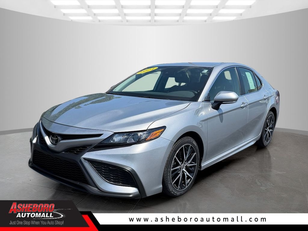Used 2024 Toyota Camry SE Sedan