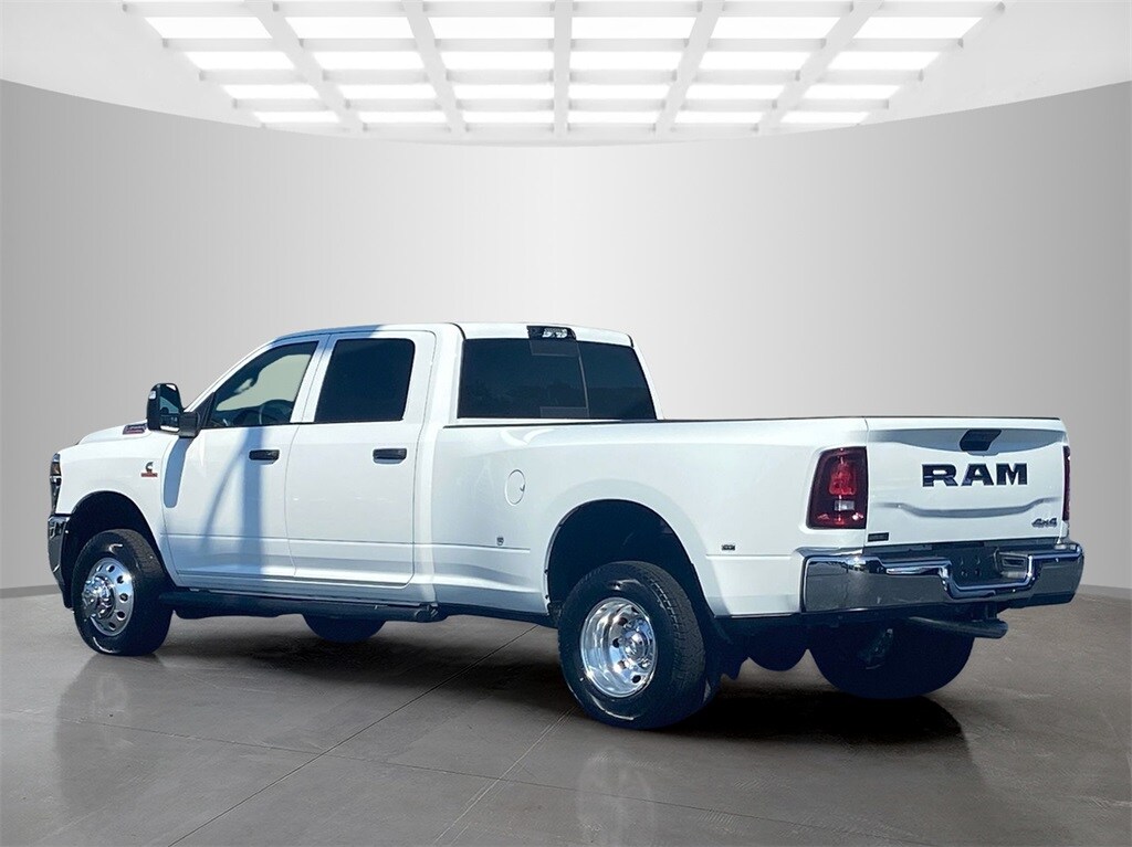 2026 Ram 3500 Tradesman photo 3