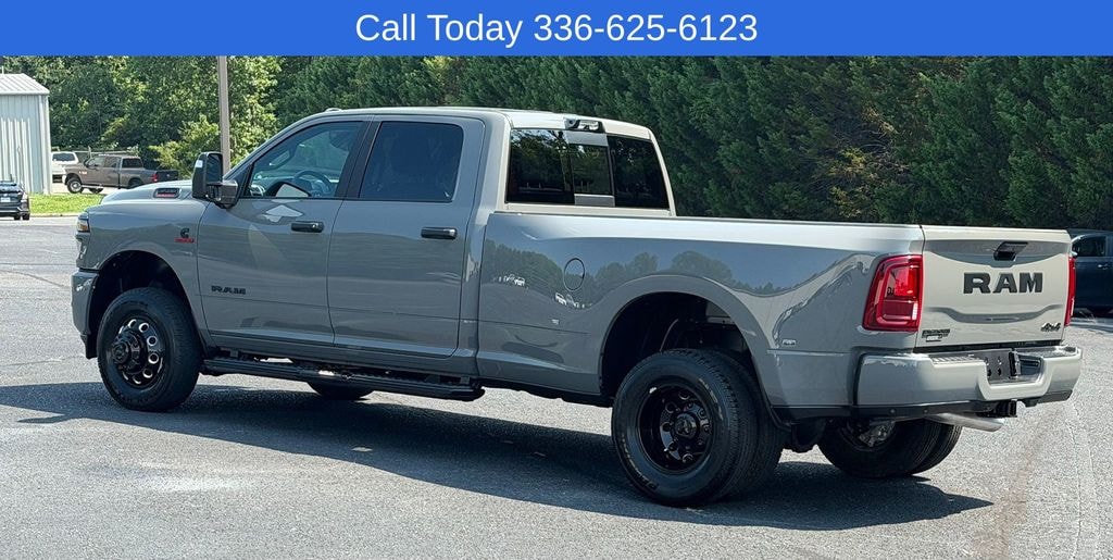 New 2026 Ram 3500 BIG HORN CREW CAB 4X4 8' BOX Pickup