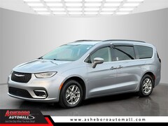 2021 Chrysler Pacifica Touring Van Passenger Van