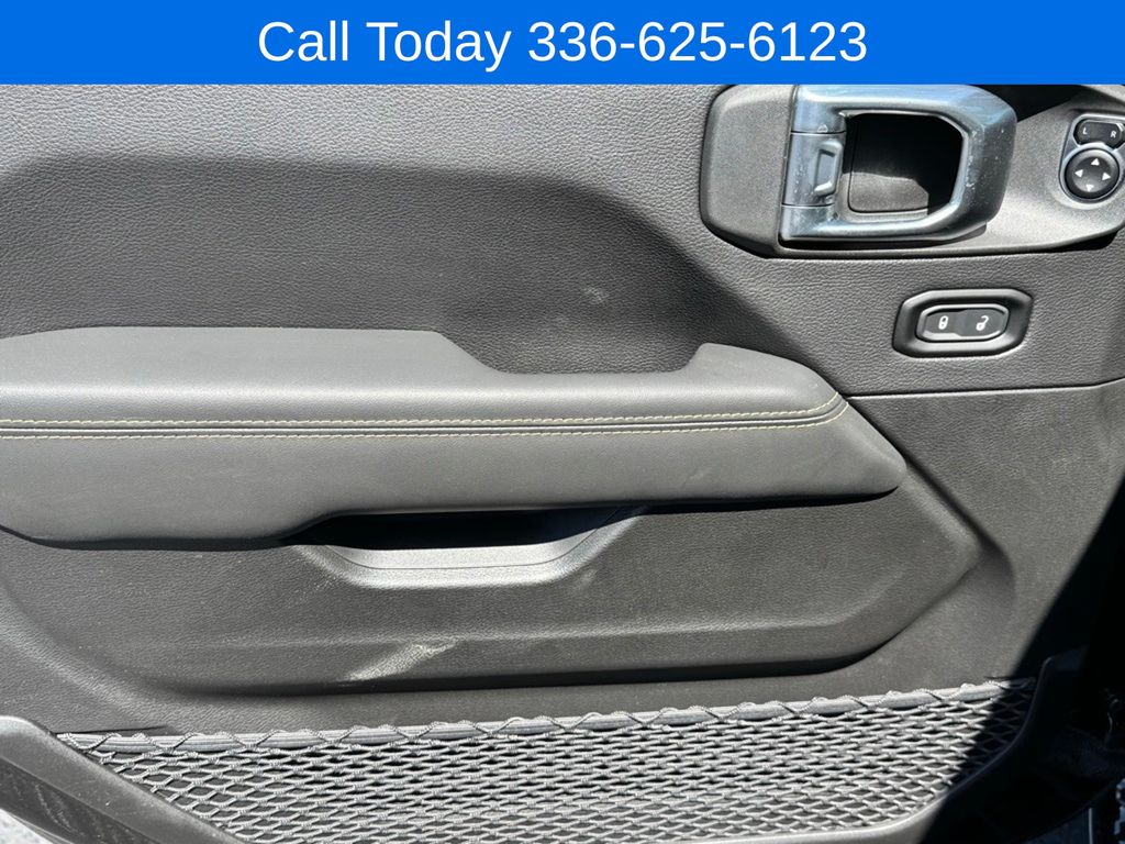 2025 Jeep Wrangler 4-Door Sahara - Photo 21