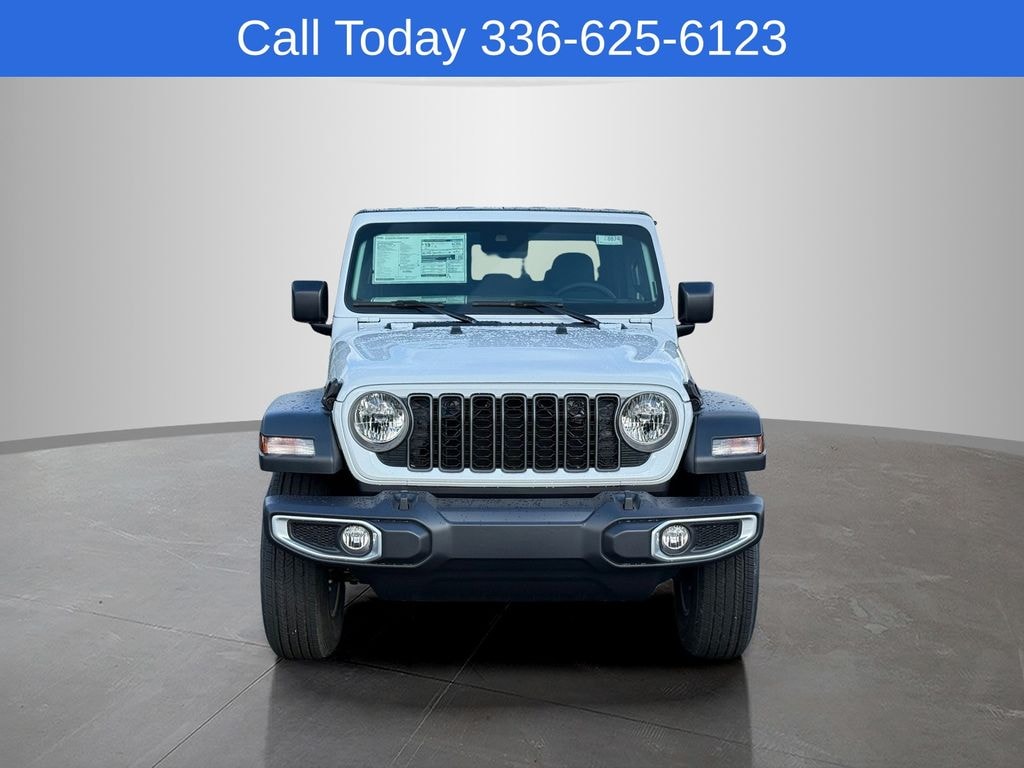 New 2025 Jeep Gladiator SPORT S 4X4 Pickup