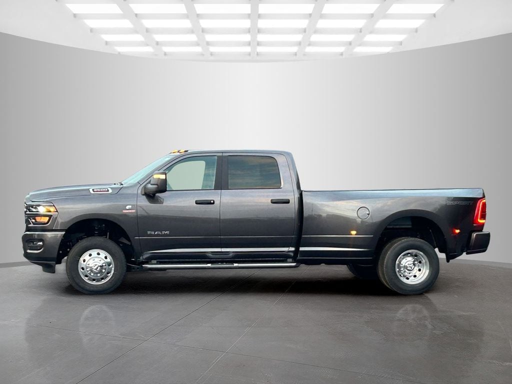 New 2026 Ram 3500 BIG HORN CREW CAB 4X4 8' BOX Pickup