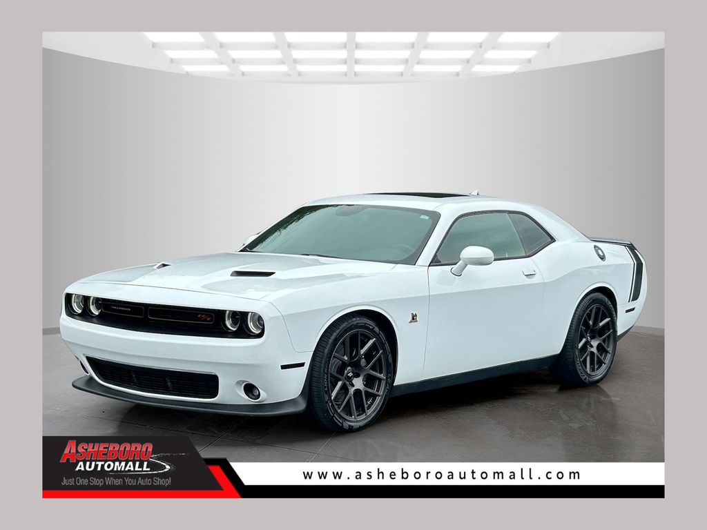 2016 Dodge Challenger Scat Pack's photo