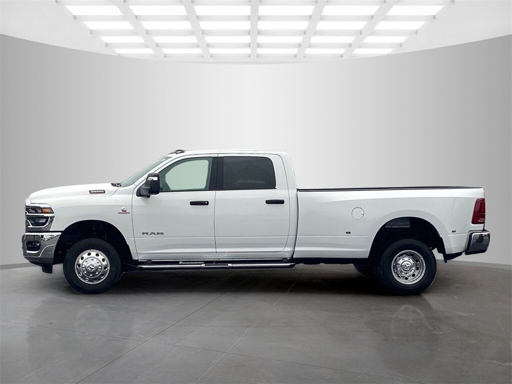 2026 Ram 3500 Big Horn photo 2