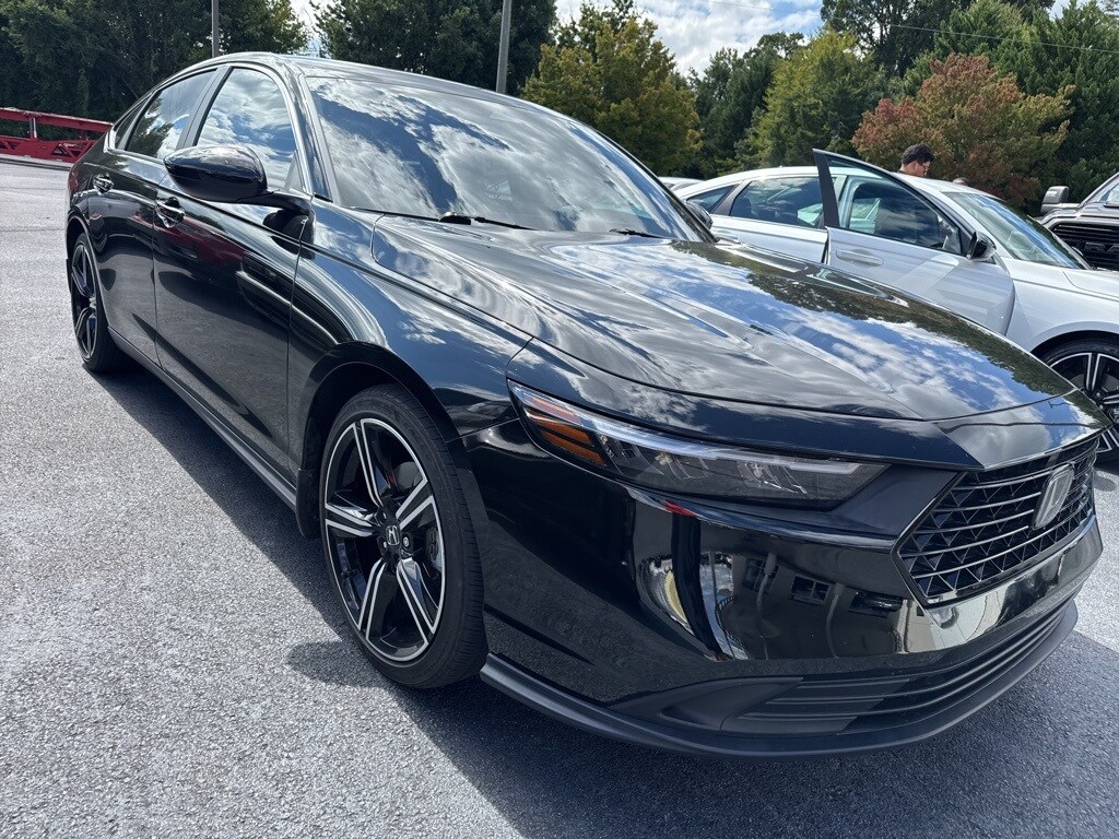 2023 Honda Accord Hybrid Sport photo 2