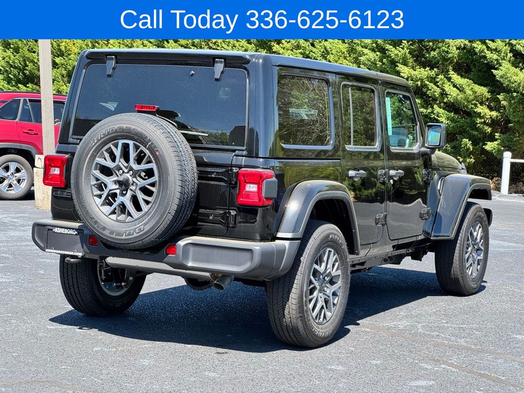 2025 Jeep Wrangler 4-Door Sahara - Photo 19