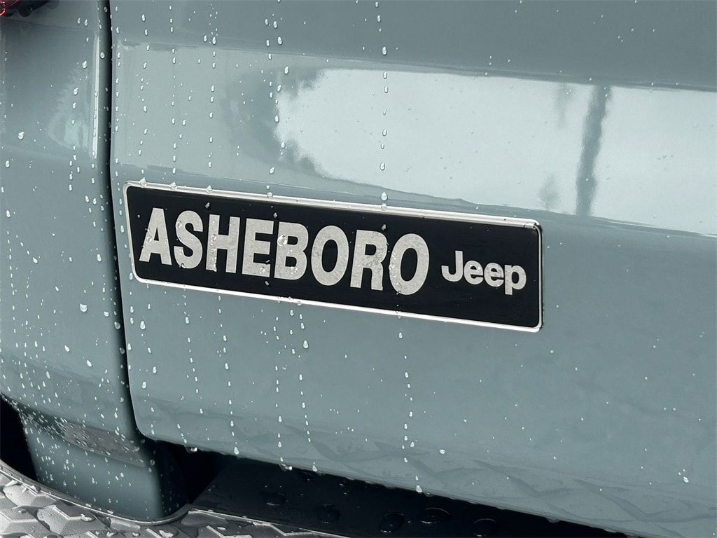 New 2025 Jeep Gladiator SPORT S 4X4 Pickup