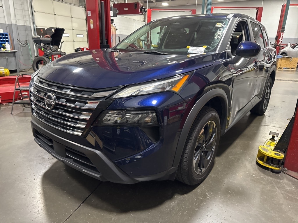 Used 2024 Nissan Rogue SV SUV