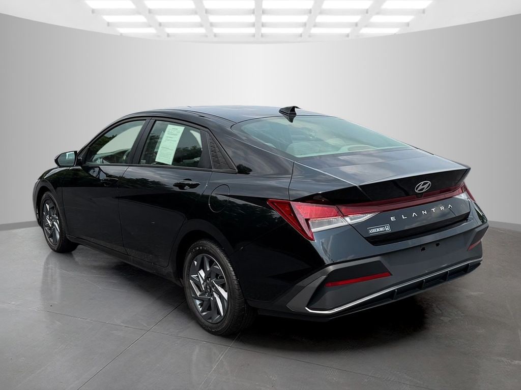 Used 2024 Hyundai Elantra SEL Sedan