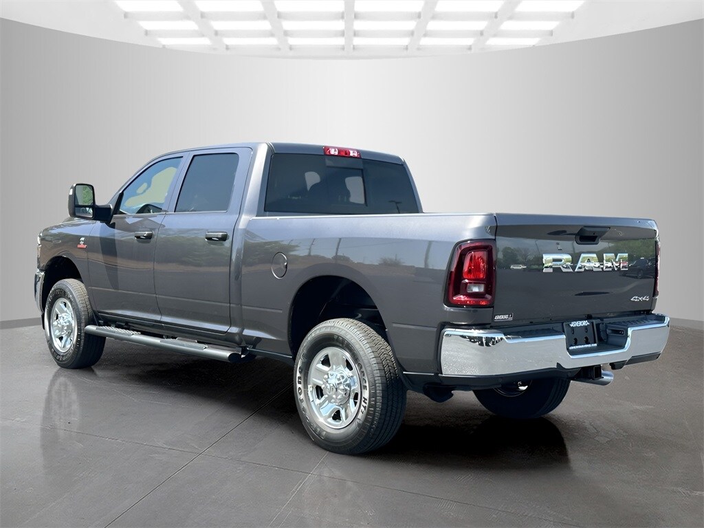 2025 Ram 2500 Tradesman photo 3