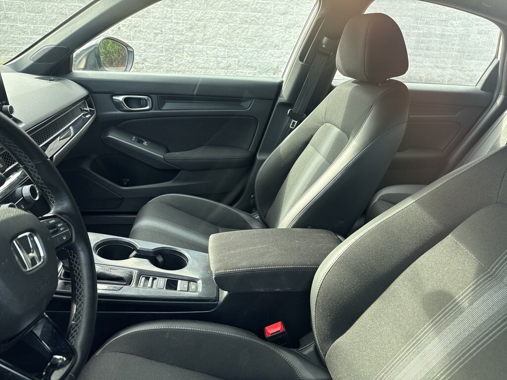 2024 Honda Civic Sport Hatchback photo 3