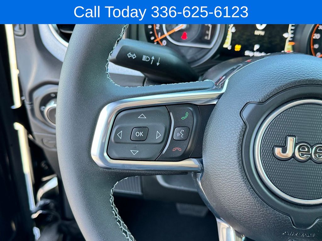 2025 Jeep Wrangler 4-Door Sahara - Photo 14