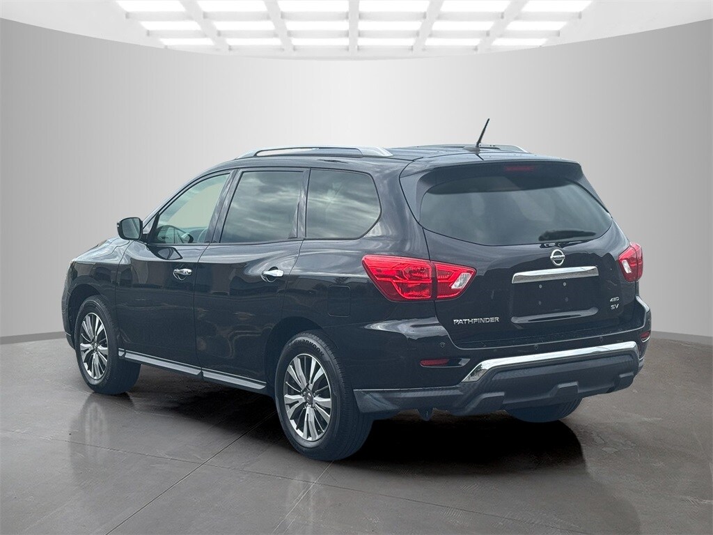 2018 Nissan Pathfinder SV photo 4