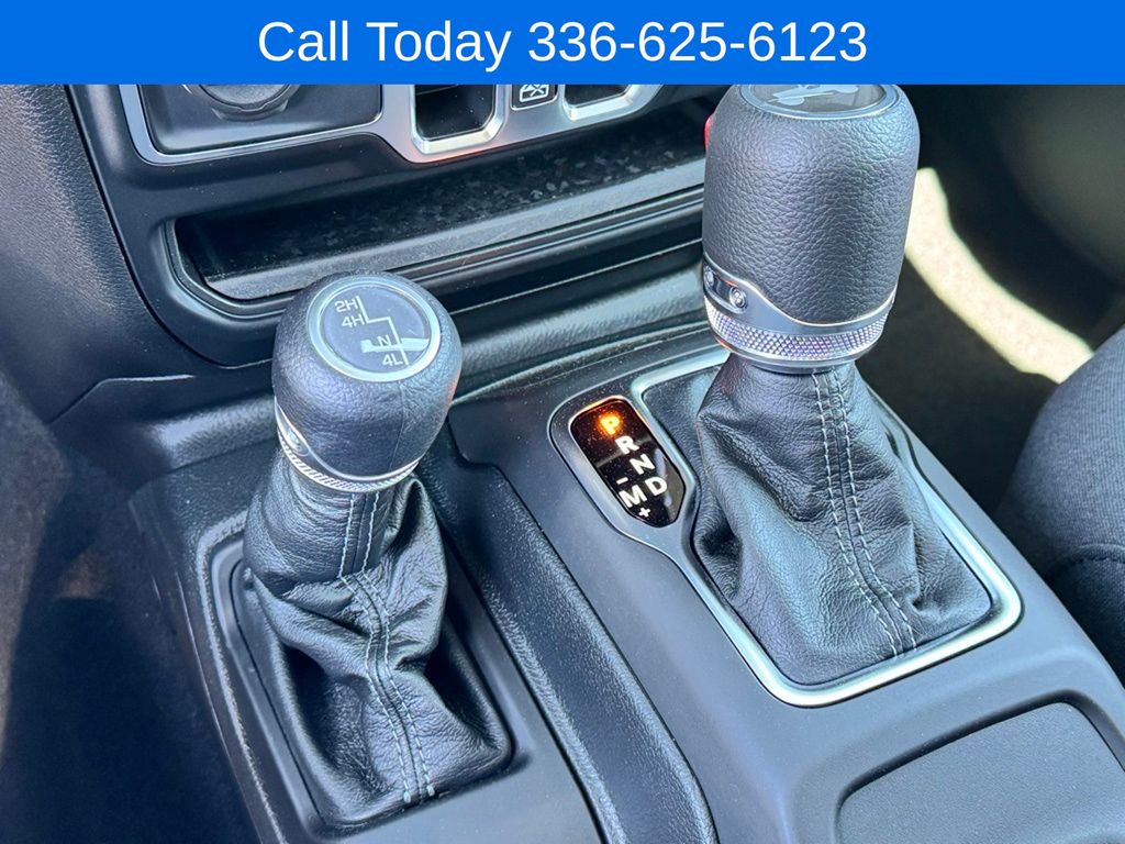 2025 Jeep Wrangler 4-Door Sahara - Photo 24