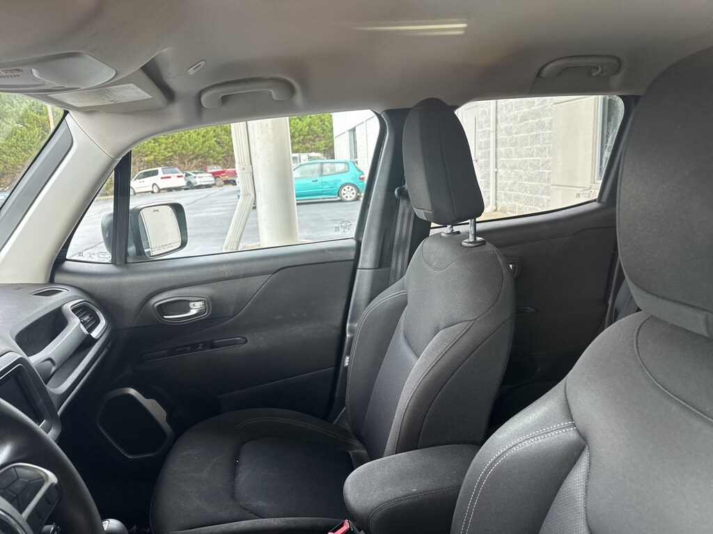 2021 Jeep Renegade Sport photo 2