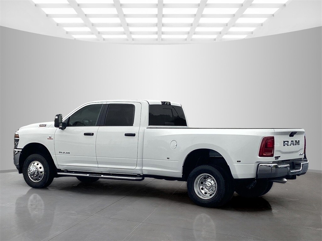 2026 Ram 3500 Big Horn photo 3