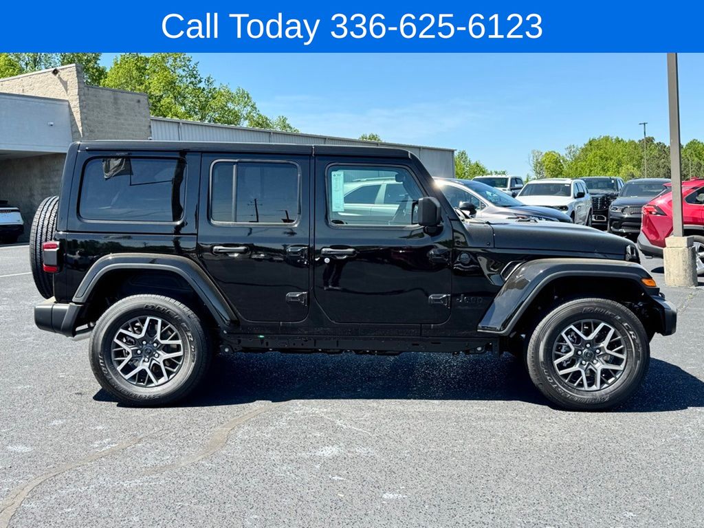 2025 Jeep Wrangler 4-Door Sahara - Photo 20