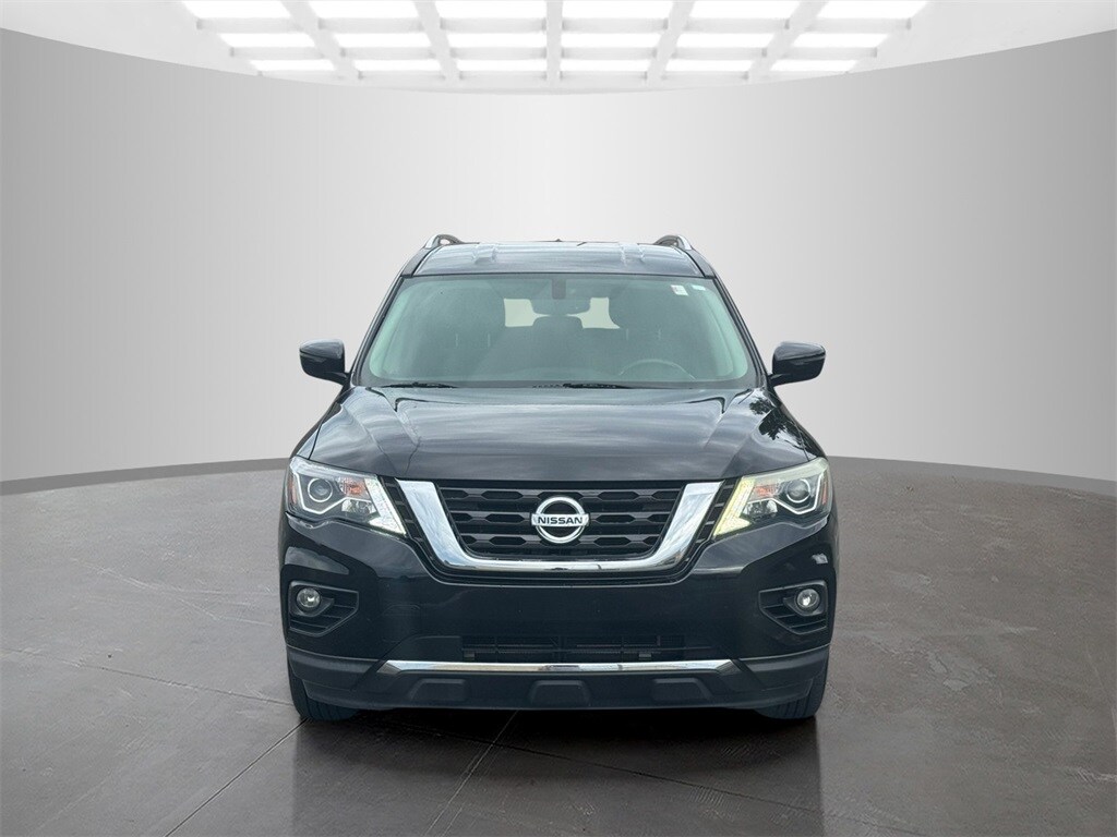 2018 Nissan Pathfinder SV photo 2