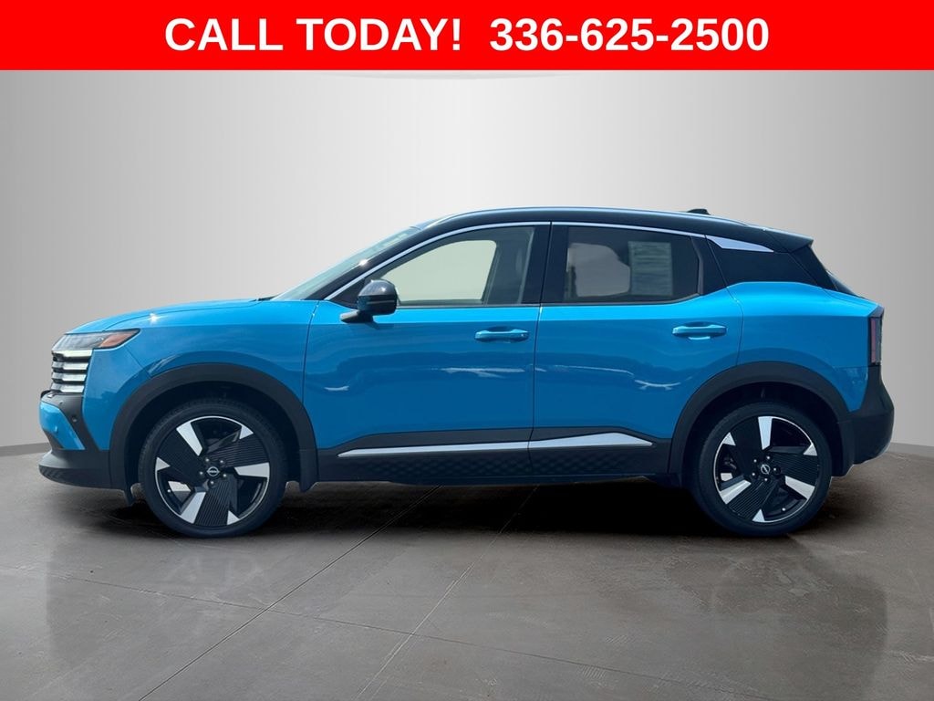 Used 2025 Nissan Kicks SR SUV
