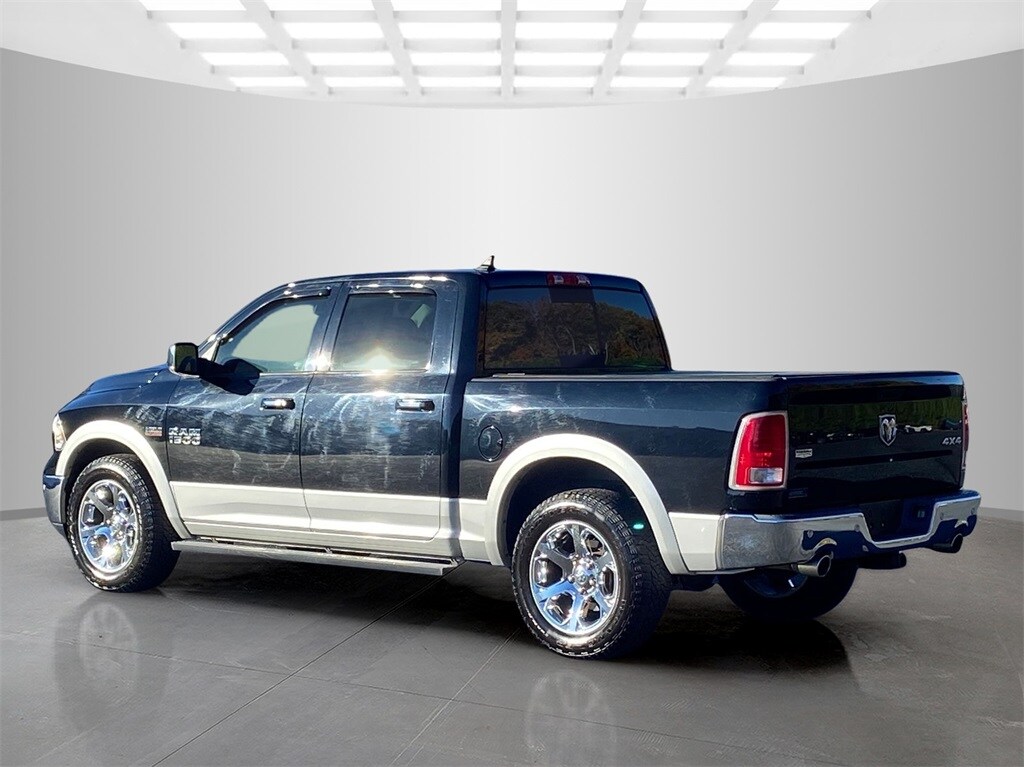 2015 Ram 1500 Laramie photo 3