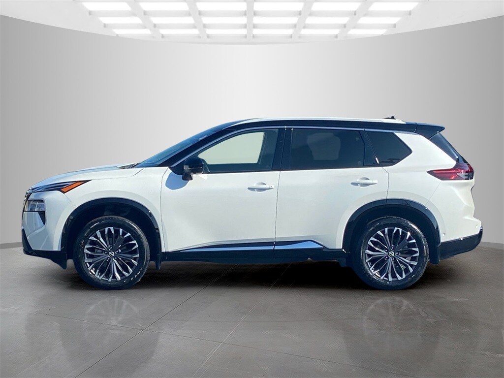 2024 Nissan Rogue Platinum photo 2