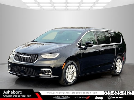 2026 Chrysler Pacifica SELECT Passenger Van