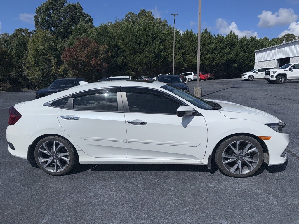2019 Honda Civic Touring photo 4