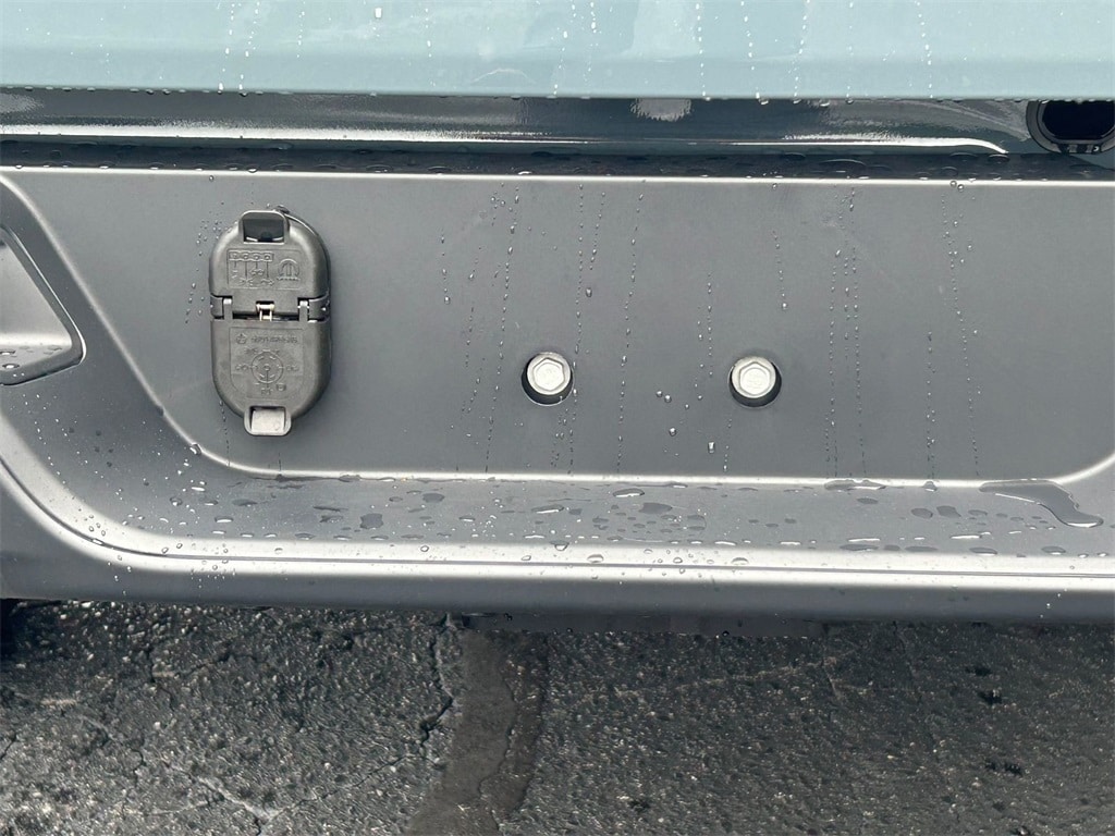 New 2025 Jeep Gladiator SPORT S 4X4 Pickup