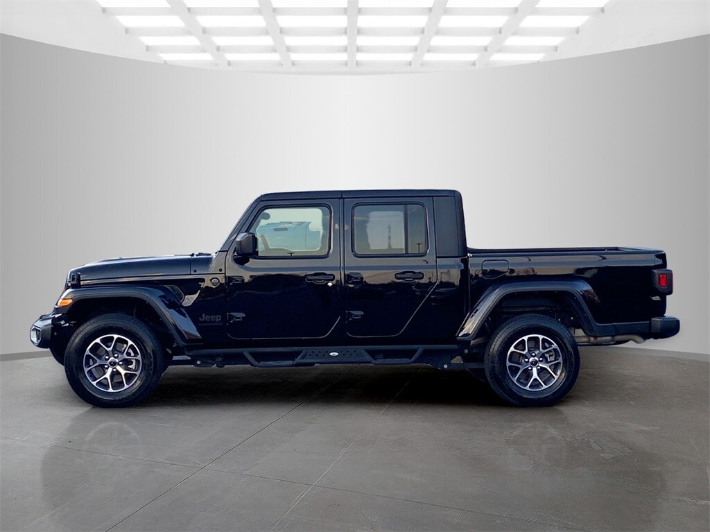 Used 2024 Jeep Gladiator Sport Truck Crew Cab