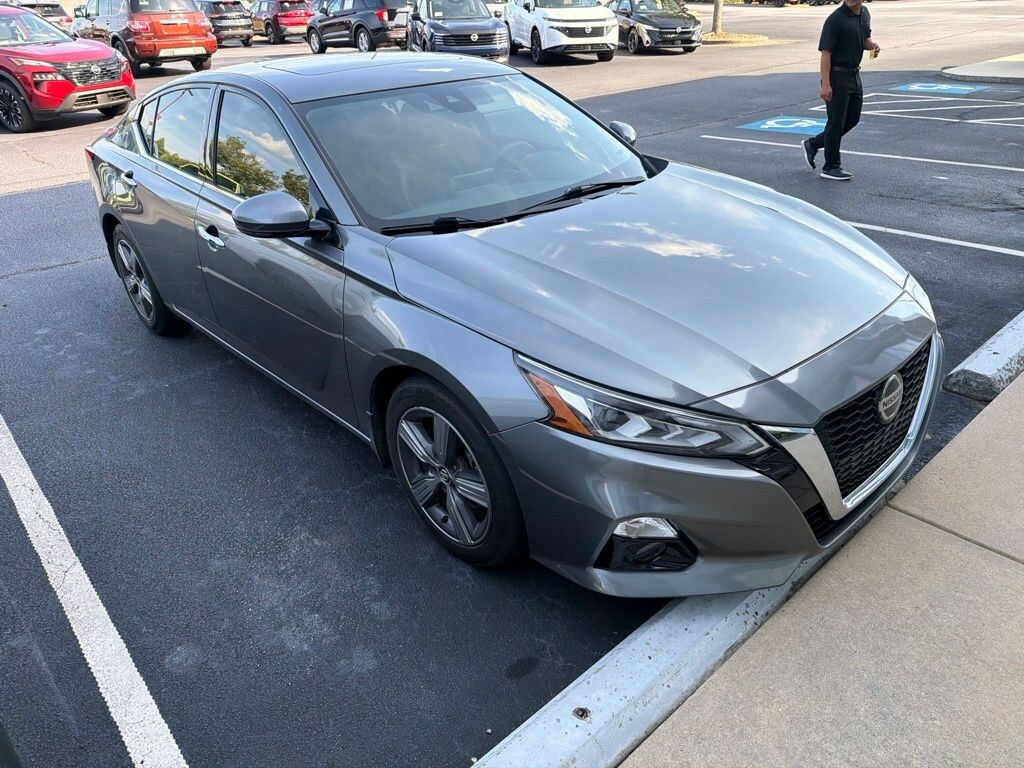 Used 2022 Nissan Altima 2.5 SL Sedan