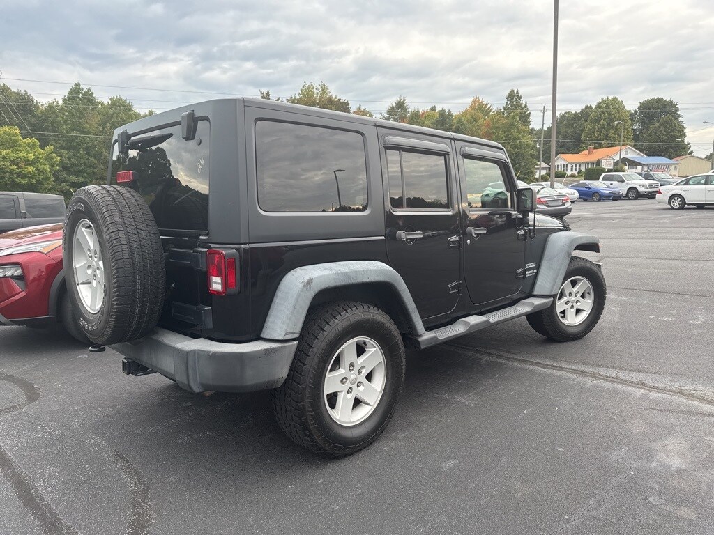 2015 Jeep Wrangler Unlimited Sport photo 3