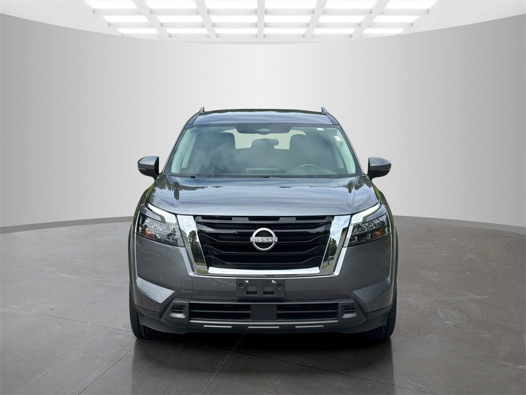 2025 Nissan Pathfinder SV photo 2