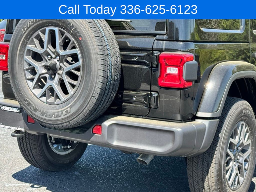 2025 Jeep Wrangler 4-Door Sahara - Photo 29
