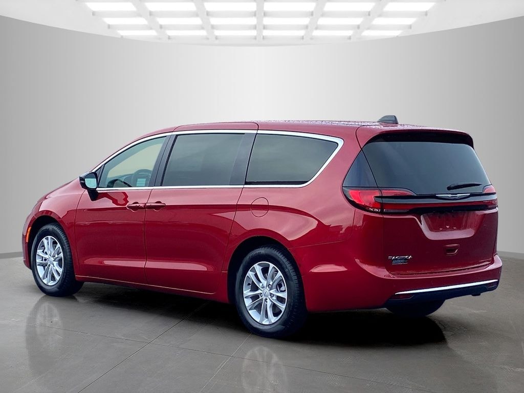 New 2026 Chrysler Pacifica SELECT Passenger Van