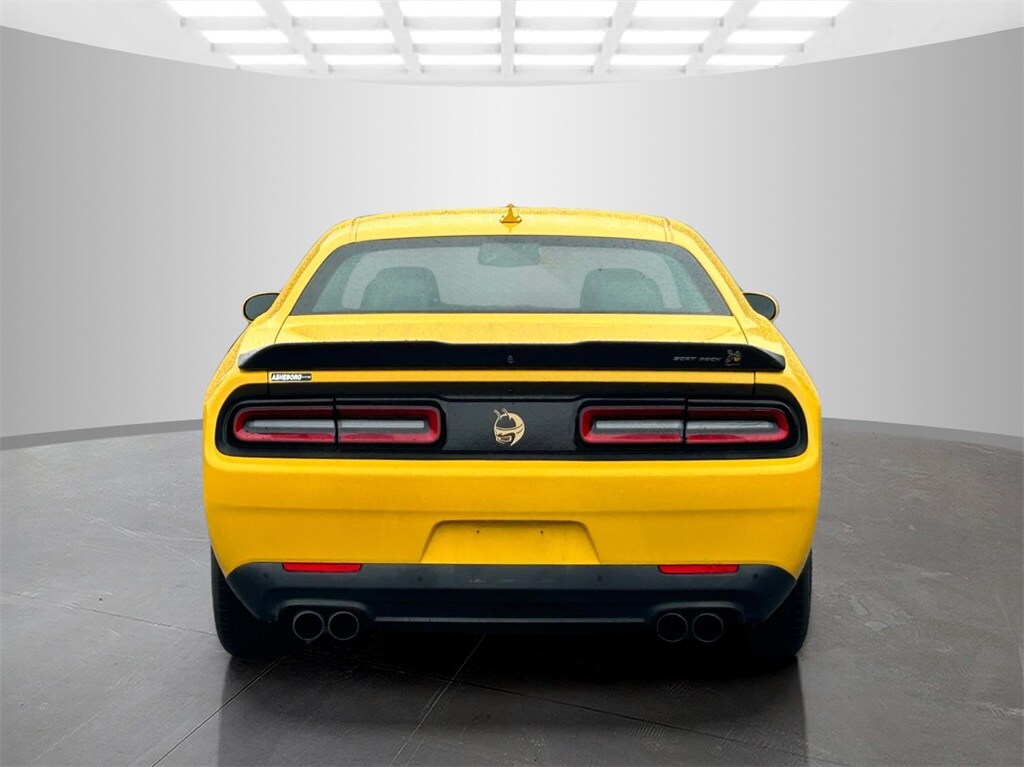 2017 Dodge Challenger R/T photo 4