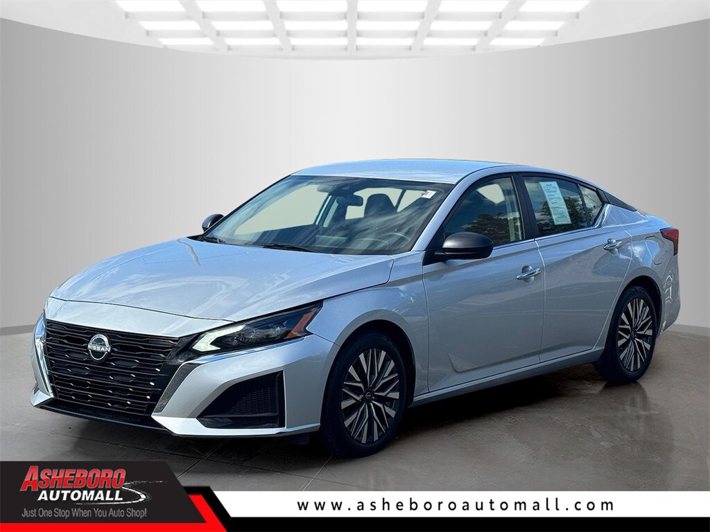 Used 2024 Nissan Altima 2.5 SV Sedan