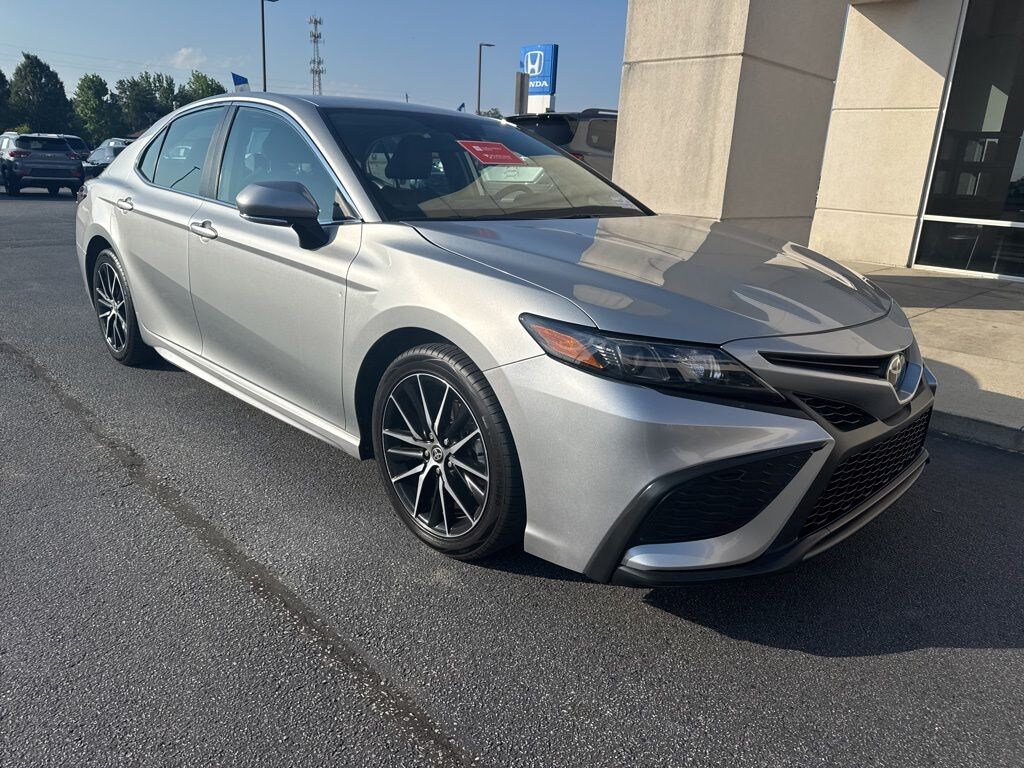 Used 2024 Toyota Camry SE Sedan