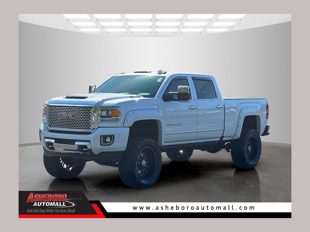 2017 GMC Sierra 4WD Crew Cab Standard Box Denali's photo