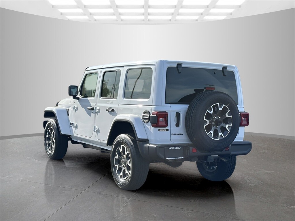 2025 Jeep Wrangler Sahara photo 3