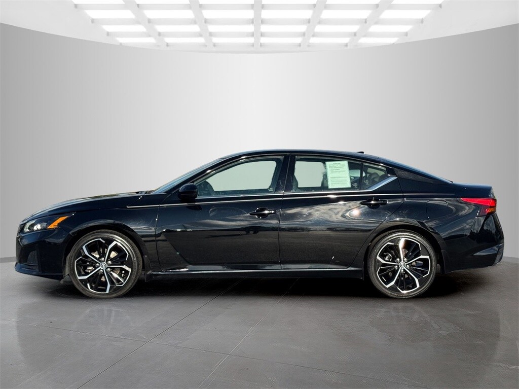 2024 Nissan Altima 2.5 SR photo 2