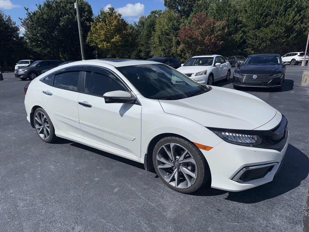 2019 Honda Civic Touring photo 3