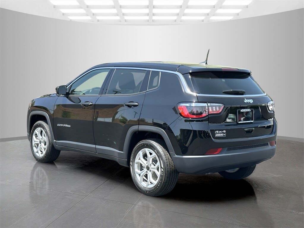 2025 Jeep Compass Sport photo 3