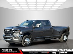 2026 Ram 3500 TRADESMAN CREW CAB 4X4 8' BOX Pickup