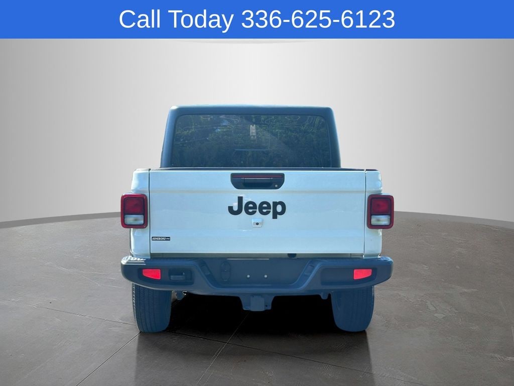 Used 2024 Jeep Gladiator Sport Truck Crew Cab