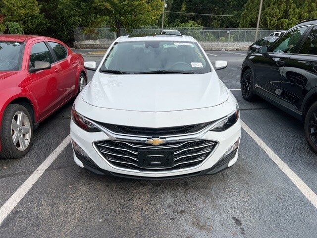2024 Chevrolet Malibu 1LT photo 2