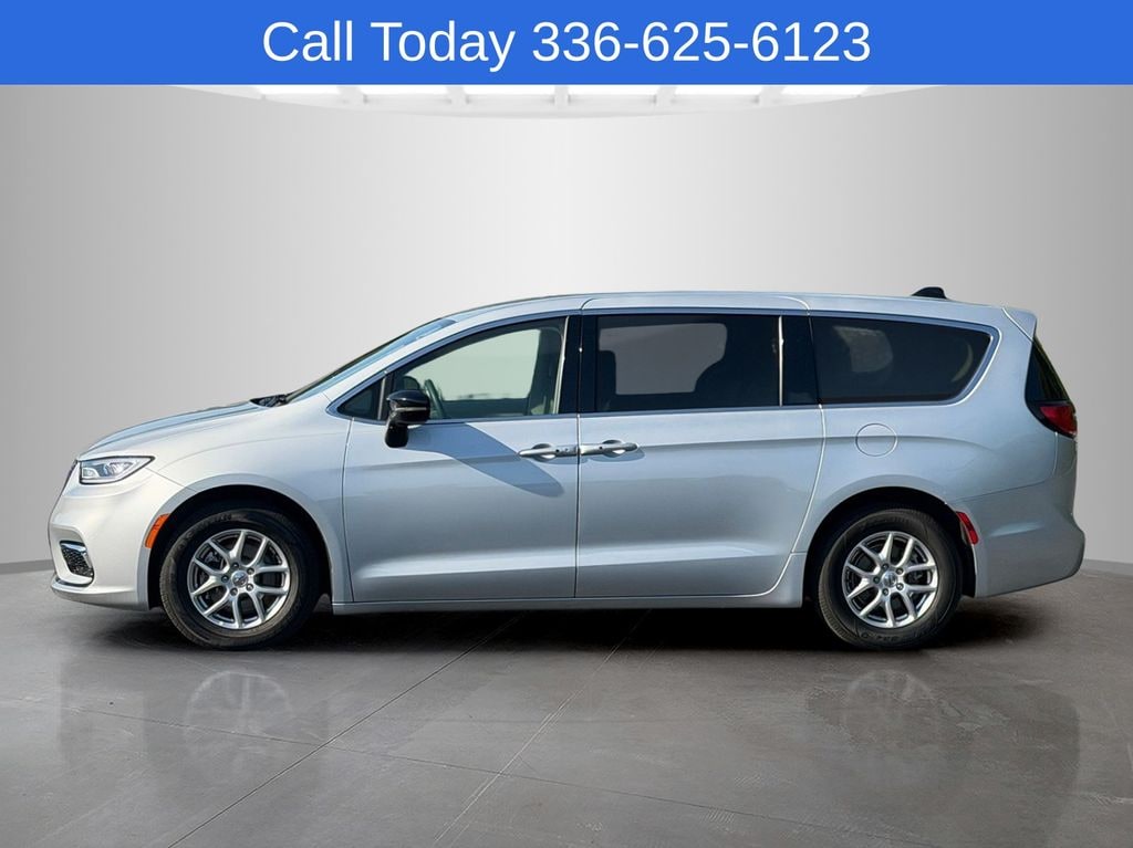 Used 2024 Chrysler Pacifica Touring L Van Passenger Van